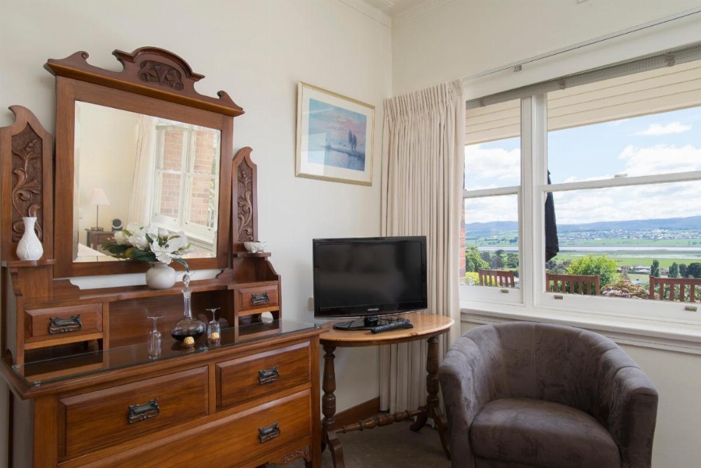 Room image 4